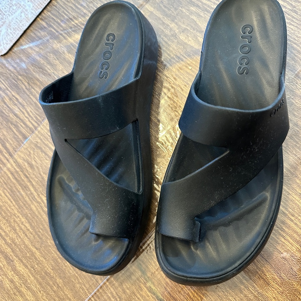 Crocs Black Platform Toe Loop Sandals - image 3